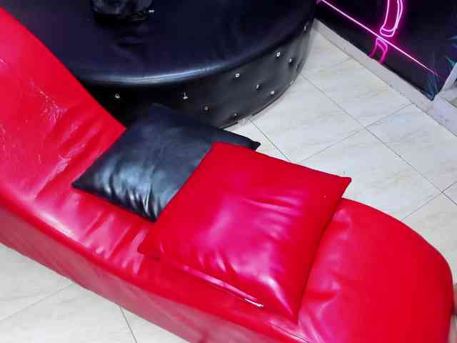 jessi_and_boy webcam