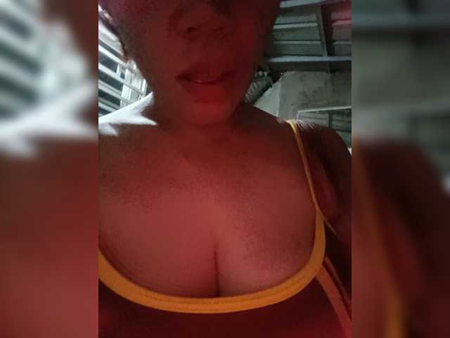 candicelovee live cam on BongaCams