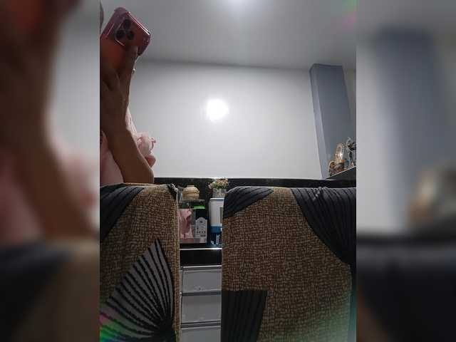 candicelovee live cam on BongaCams