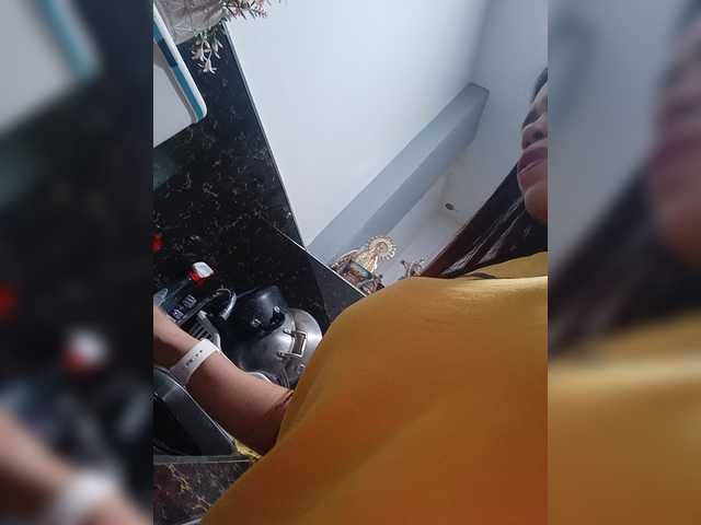 candicelovee live cam on BongaCams