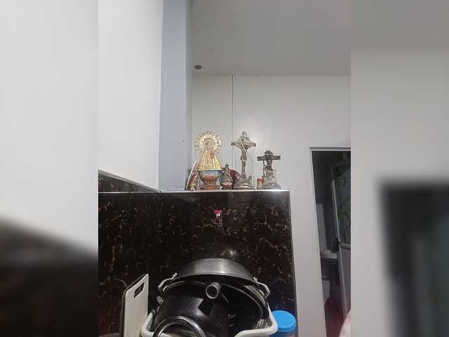 candicelovee live cam on BongaCams
