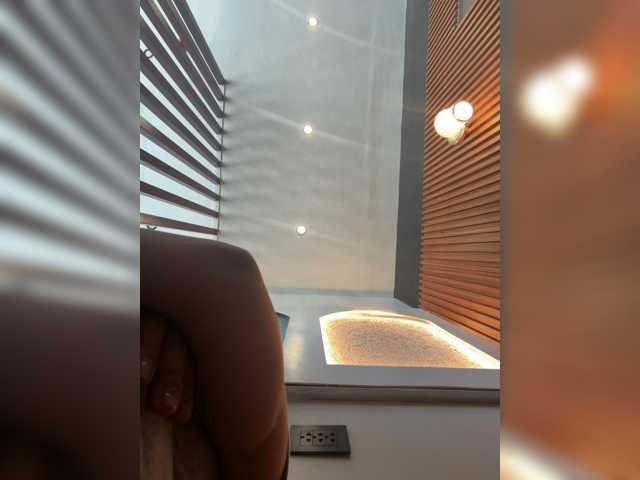 candicelovee, en directo ahora en BongaCams
