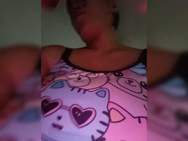 candicelovee live cam on BongaCams