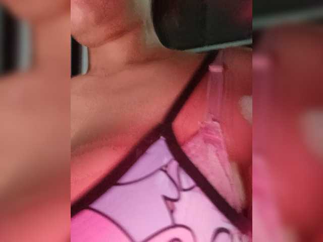 candicelovee live cam on BongaCams