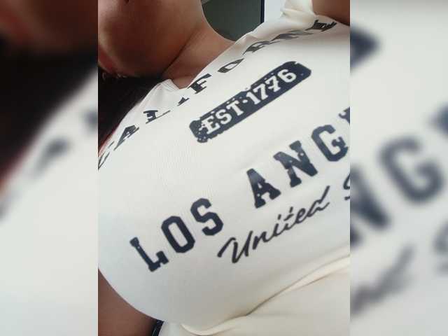 candicelovee live cam on BongaCams