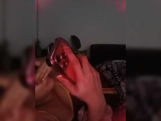 candicelovee, live now on BongaCams
