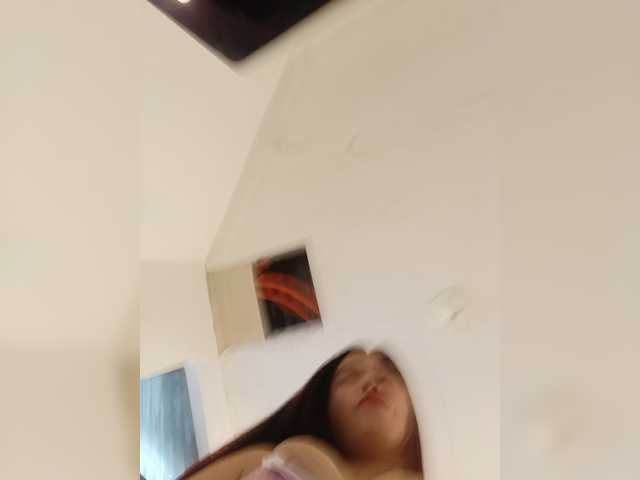 candicelovee live cam on BongaCams