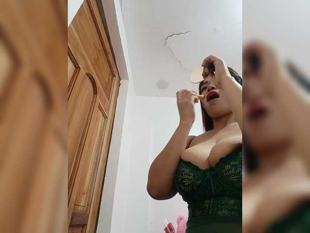 candicelovee live cam on BongaCams