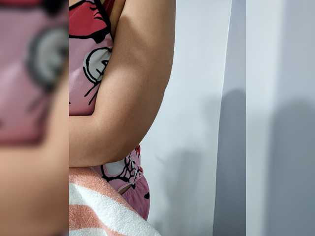 candicelovee live cam on BongaCams