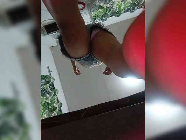 candicelovee Live Webcam on BongaCams