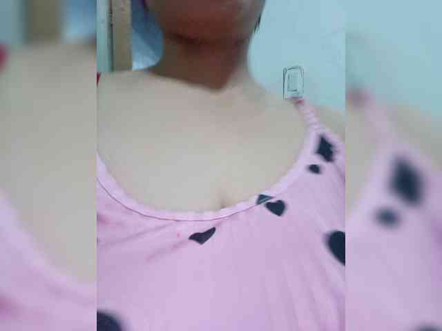 candicelovee Live Webcam on BongaCams