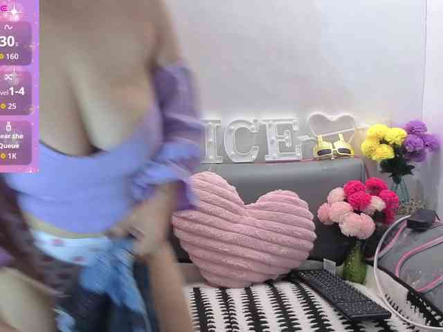 candicelovee Live Webcam on BongaCams