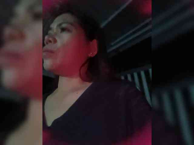 candicelovee Live Webcam on BongaCams