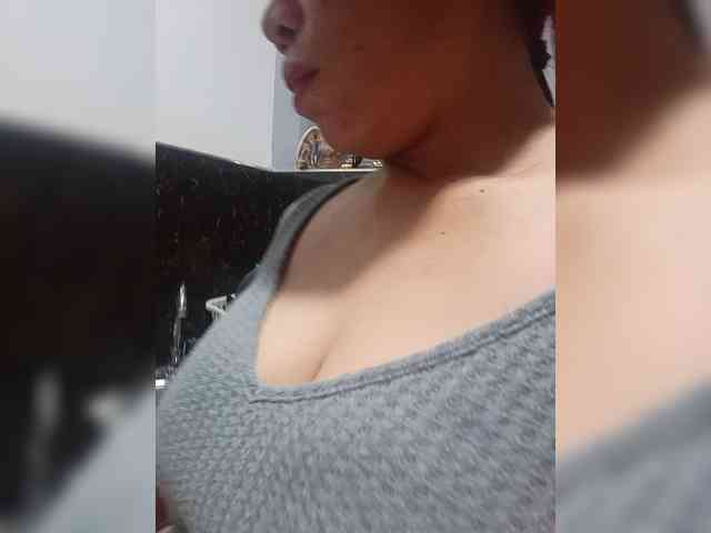 candicelovee Live Webcam on BongaCams