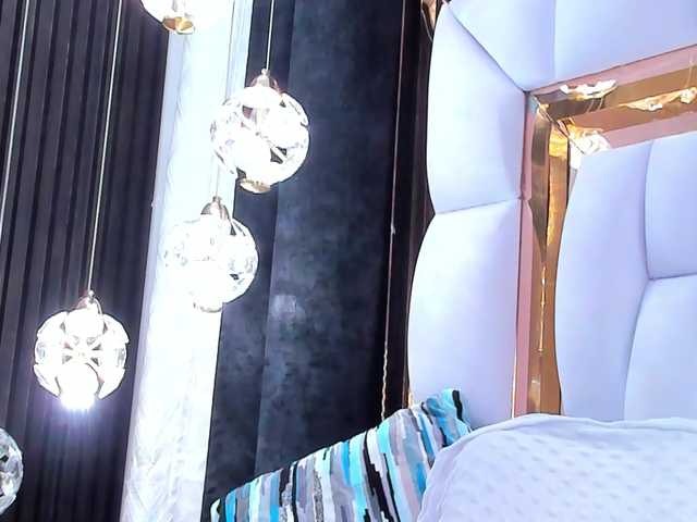 SarayRoyse live webcam show