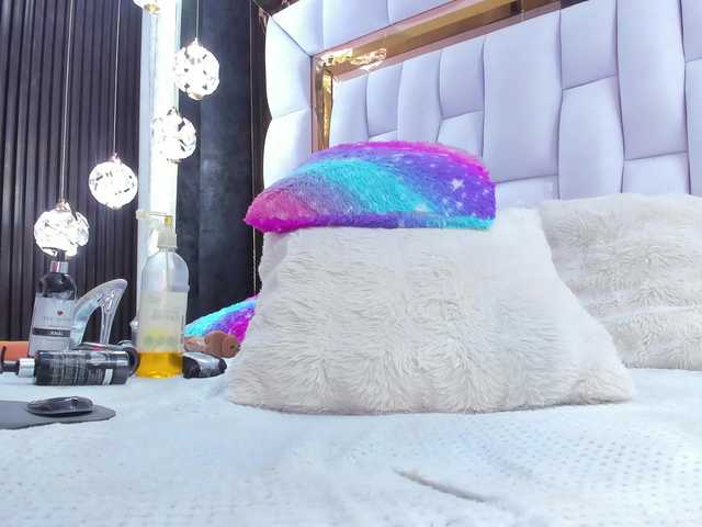 SarayRoyse Live Cam and Statistics on UnifiedCams