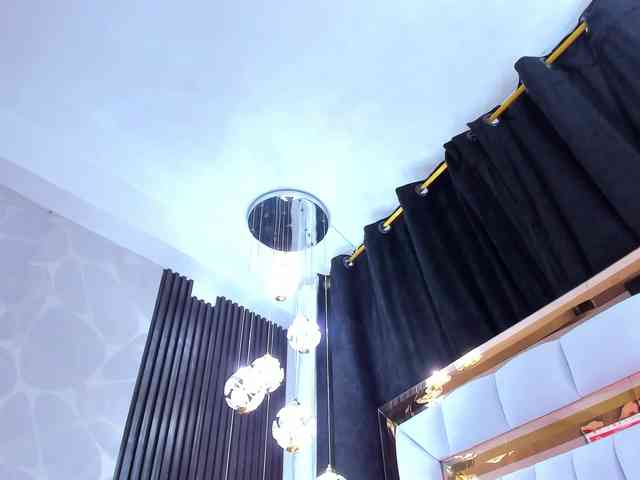 SarayRoyse webcam