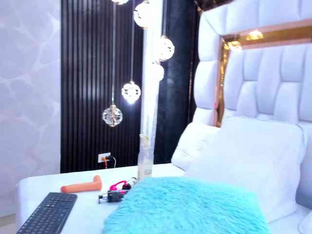 SarayRoyse webcam