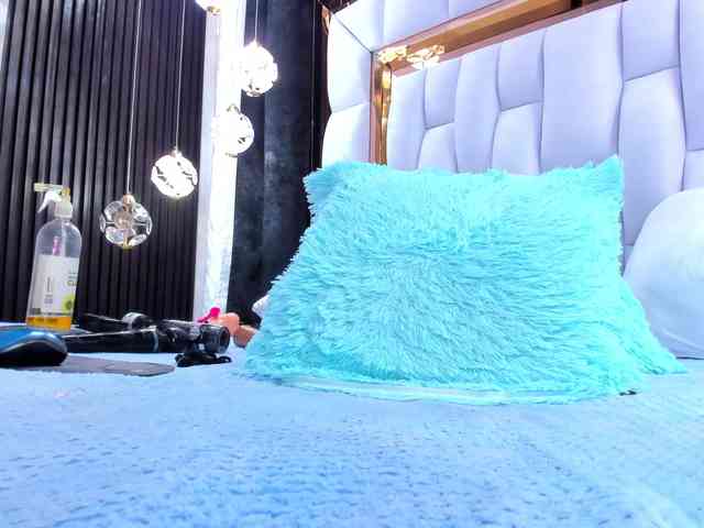 SarayRoyse webcam