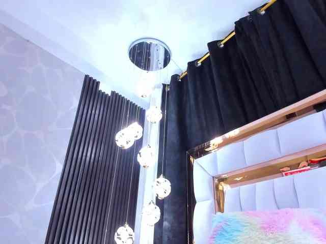 SarayRoyse webcam
