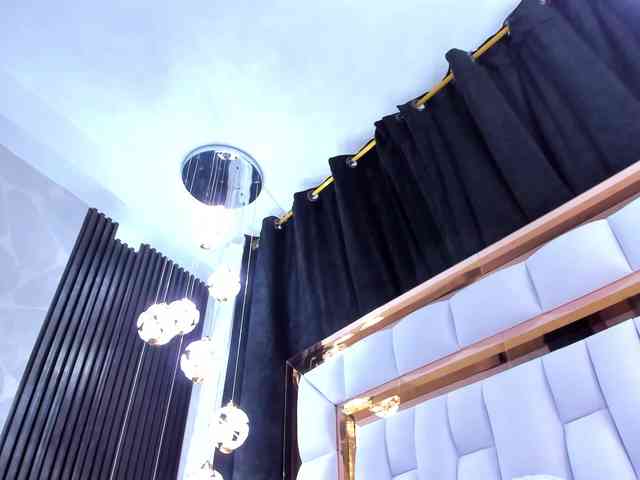 SarayRoyse webcam