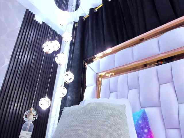 SarayRoyse webcam