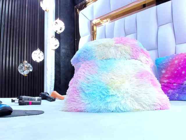 SarayRoyse webcam
