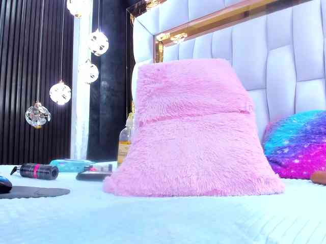 SarayRoyse webcam