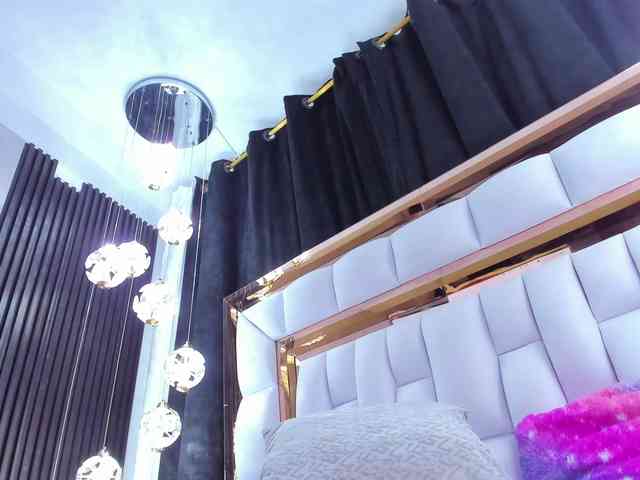 SarayRoyse webcam