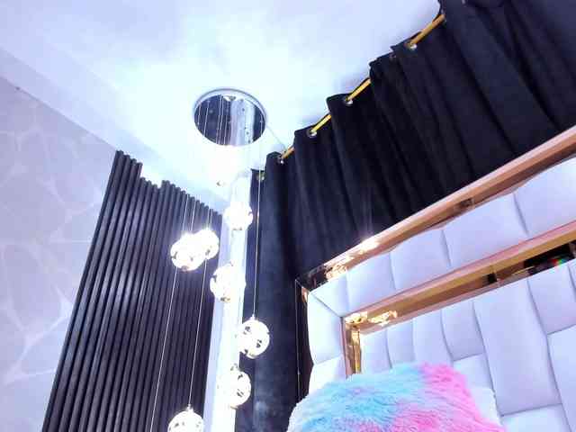 SarayRoyse webcam