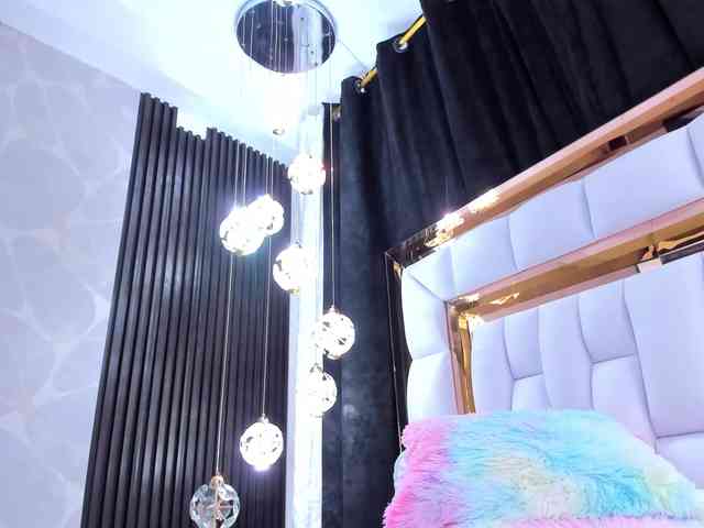 SarayRoyse webcam