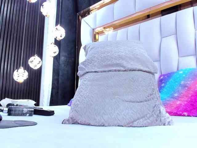 SarayRoyse webcam