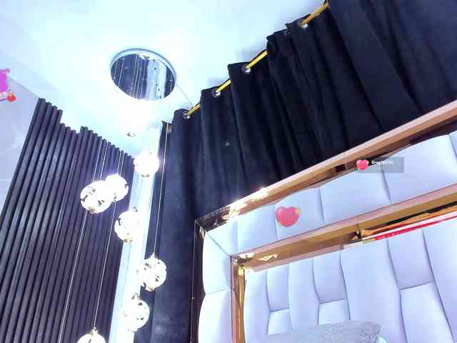 SarayRoyse webcam