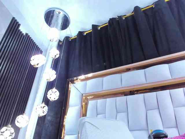SarayRoyse webcam