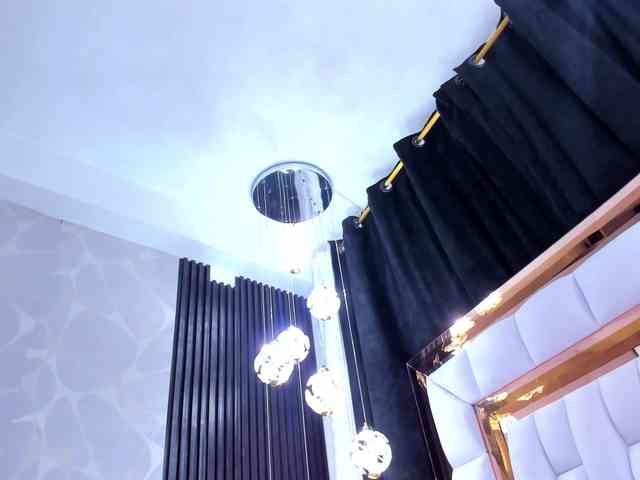 SarayRoyse webcam