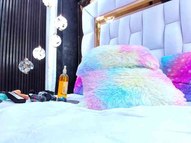 SarayRoyse webcam