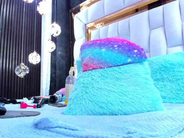 SarayRoyse webcam