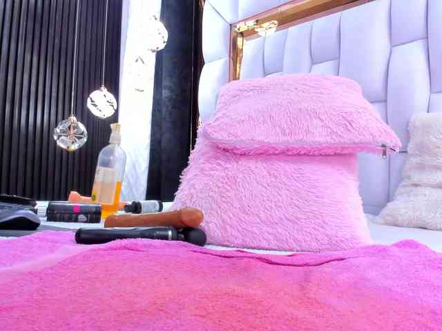 SarayRoyse webcam