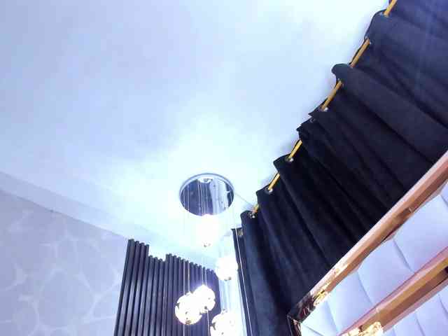 SarayRoyse webcam