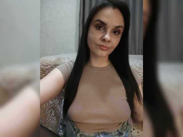 Kristicat's BongaCams show and profile