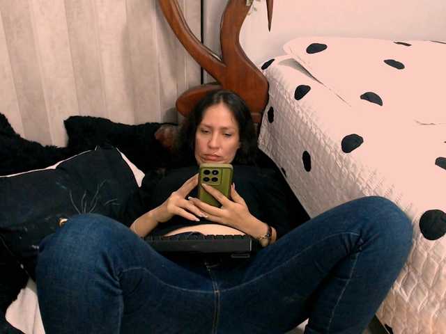 goddess-nahy live cam on BongaCams