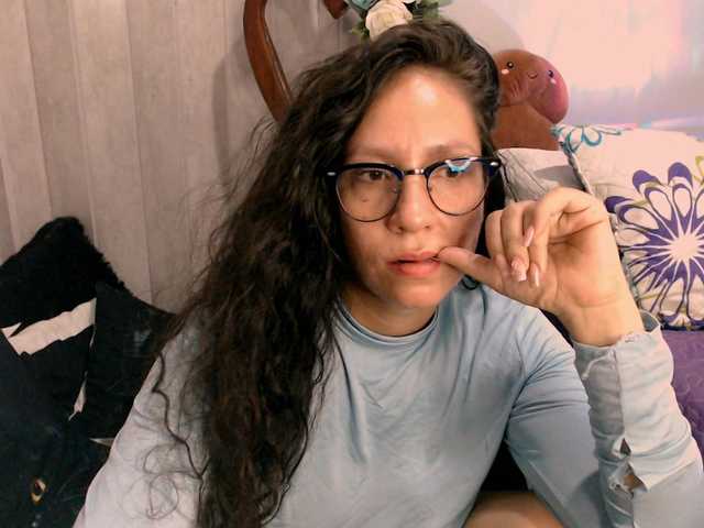 goddess-nahy live cam on BongaCams