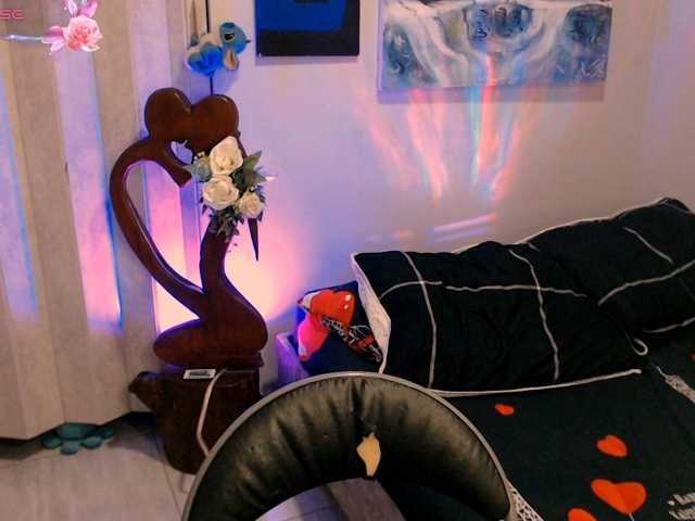 goddess-nahy, live now on BongaCams