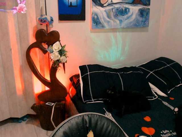goddess-nahy, live now on BongaCams