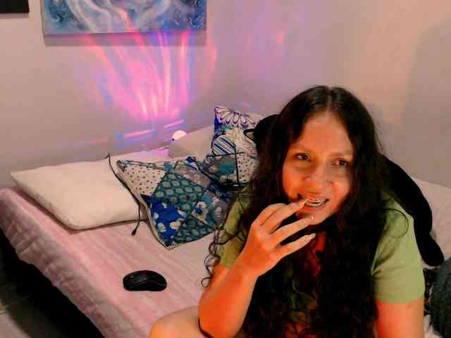 goddess-nahy webcam