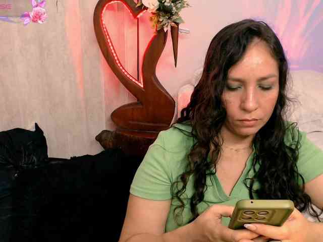 goddess-nahy webcam