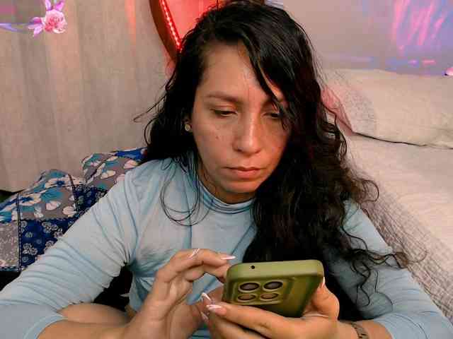 goddess-nahy webcam