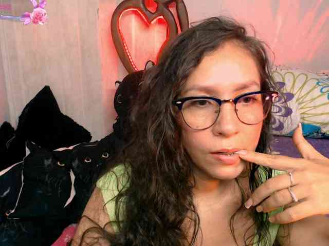 goddess-nahy webcam
