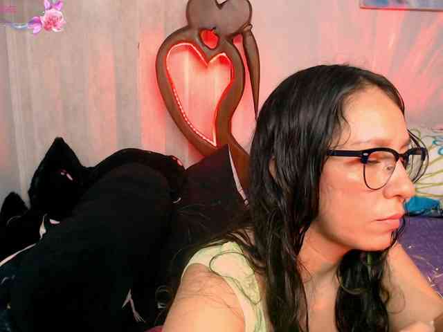 goddess-nahy webcam