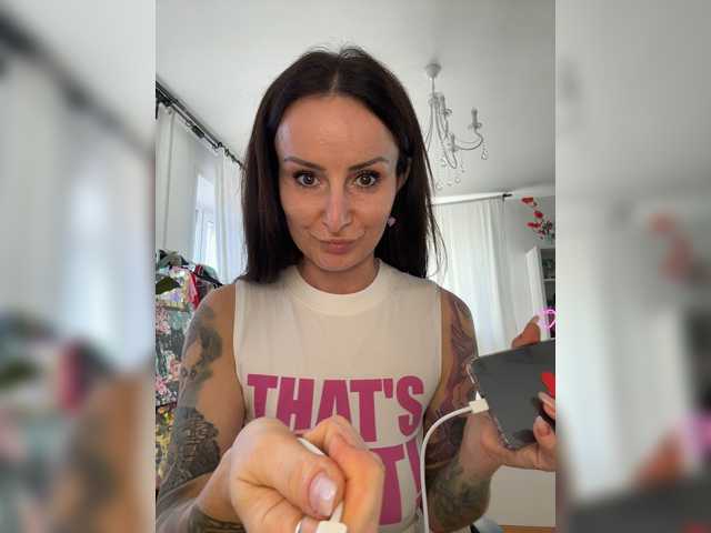 _AnnaMaria_ live cam preview